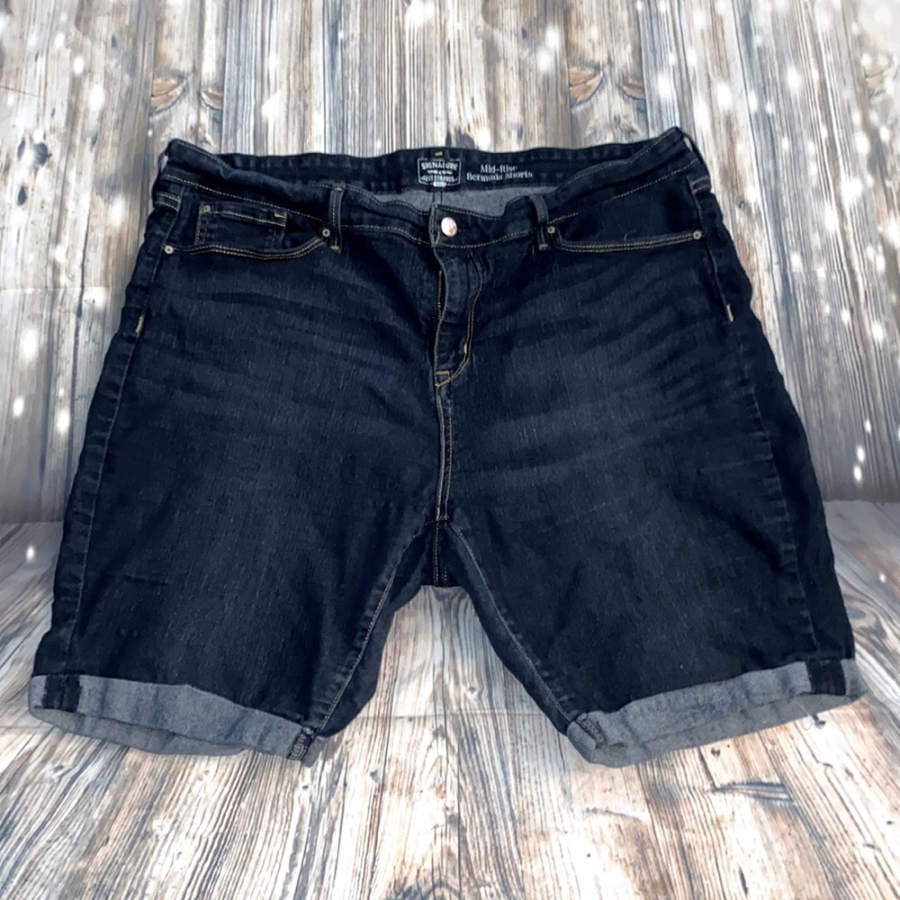Levi’s Mid-Rise Dark Wash Bermuda Shorts - Size 20 - Super Stretchy!